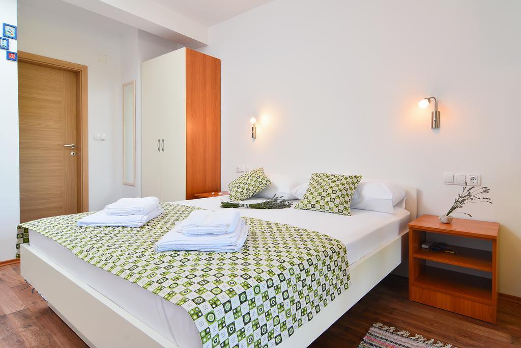 Apartments Juka Hvar Town Exterior photo
